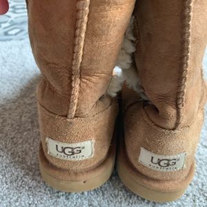 Girl Uggs Bailey Button size 2